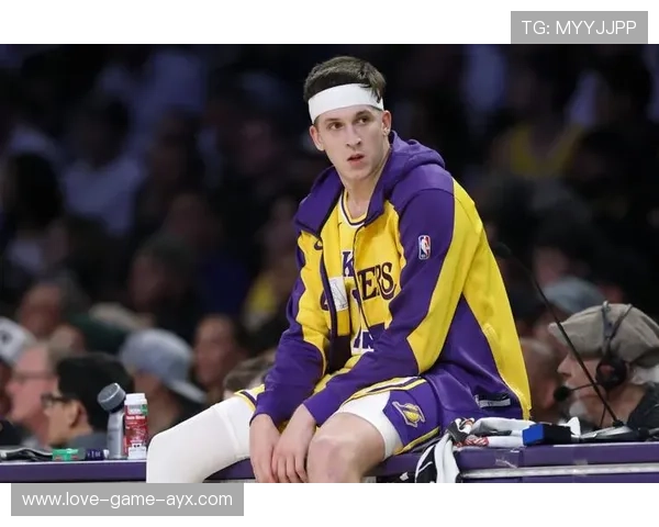 里夫斯被定为非卖品：一位传奇球员的背后故事