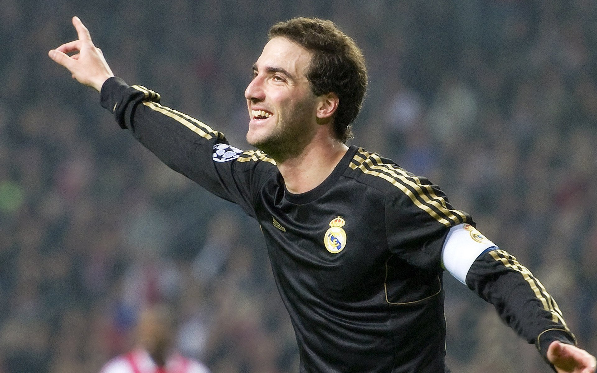 “西甲明星球员持续爆发,带领球队冲刺”,西甲联赛球星